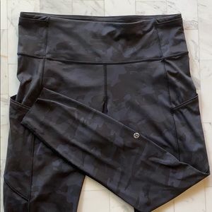 Lulu lemon black camo fast and free 25” tight